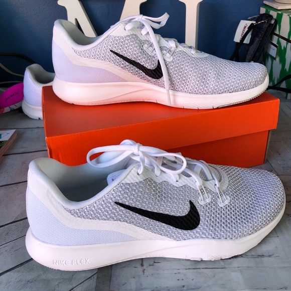 Nike Flex Athletic Shoes NWT - Picture 1 of 5